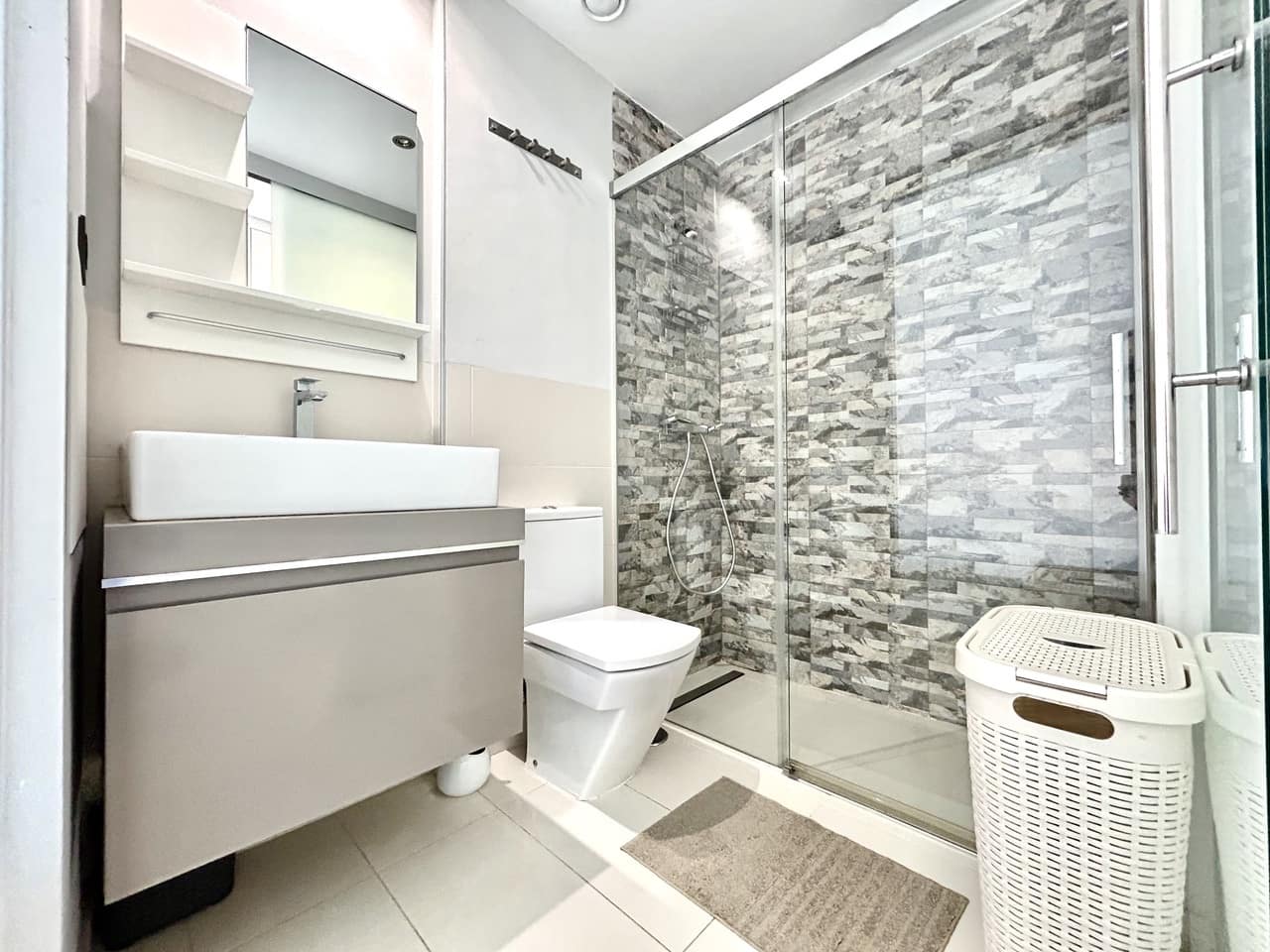 2 bedroom Apartment for sale in Villamartin with pool garage - € 235,000 (Ref: 9829558)