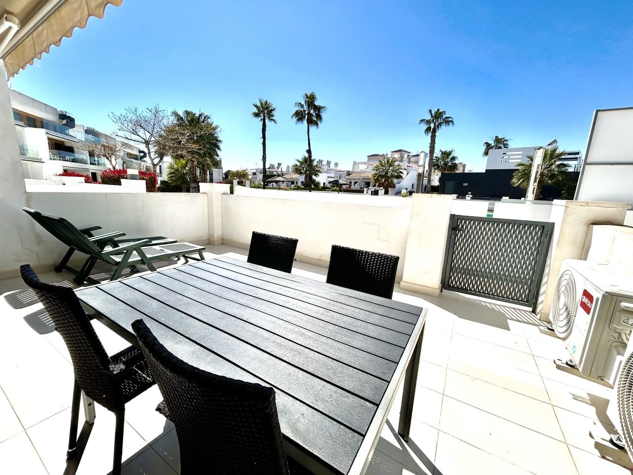 2 bedroom Apartment for sale in Villamartin with pool garage - € 235,000 (Ref: 9829558)