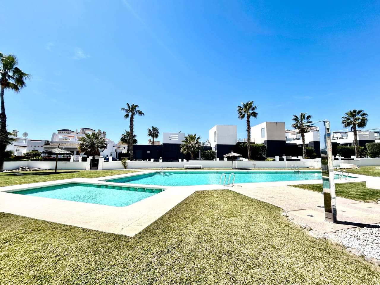 2 bedroom Apartment for sale in Villamartin with pool garage - € 235,000 (Ref: 9829558)