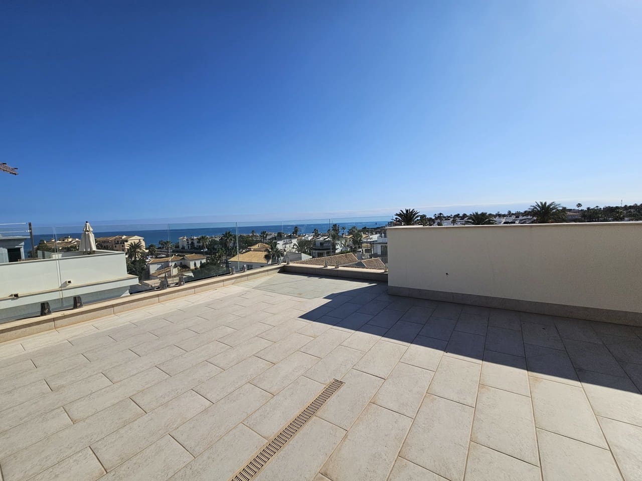 5 bedroom Villa for sale in Orihuela Costa with pool garage - € 1,500,000 (Ref: 9831949)