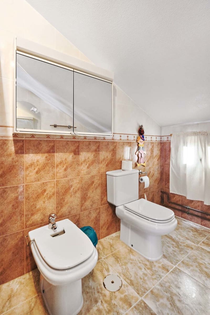 7 bedroom Villa for sale in Pinar de Campoverde with pool - € 550,000 (Ref: 9831951)