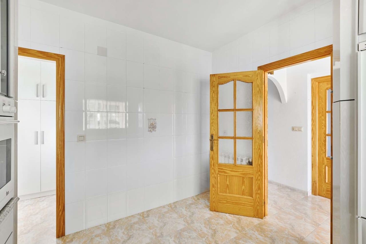 7 bedroom Villa for sale in Pinar de Campoverde with pool - € 550,000 (Ref: 9831951)
