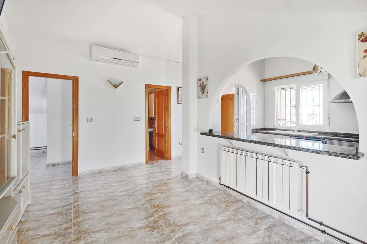 7 bedroom Villa for sale in Pinar de Campoverde with pool - € 550,000 (Ref: 9831951)