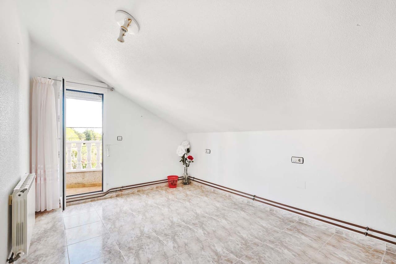 7 bedroom Villa for sale in Pinar de Campoverde with pool - € 550,000 (Ref: 9831951)
