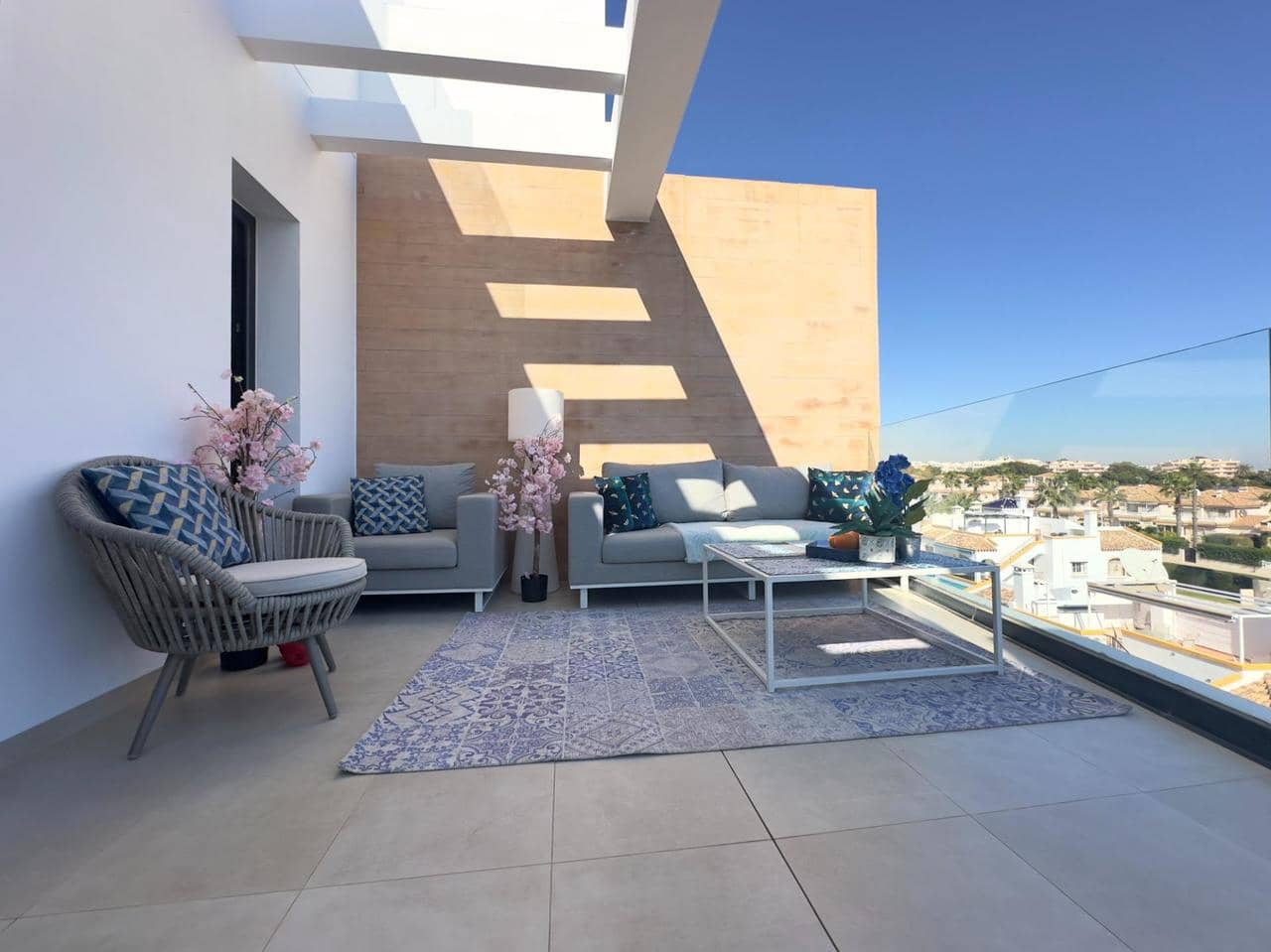 3 makuuhuone Kattohuoneisto myytävänä paikassa Orihuela Costa mukana uima-altaan - 639 000 € (Ref: 9832269)