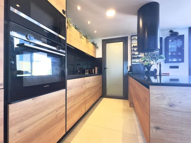 3 makuuhuone Kattohuoneisto myytävänä paikassa Dehesa de Campoamor, Orihuela mukana uima-altaan - 639 000 € (Ref: 9832269)