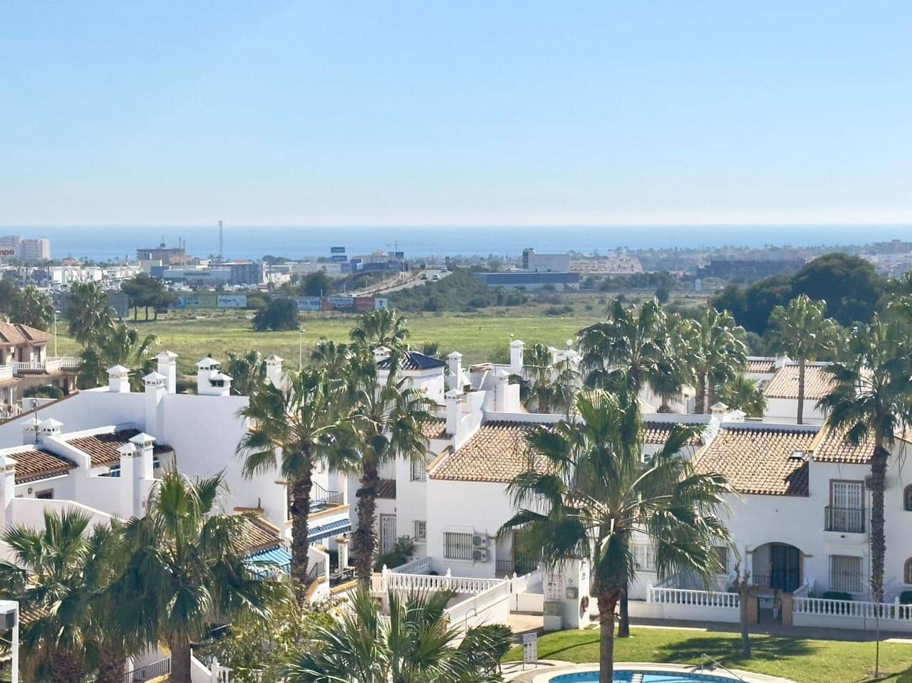 3 makuuhuone Kattohuoneisto myytävänä paikassa Orihuela Costa mukana uima-altaan - 639 000 € (Ref: 9832269)