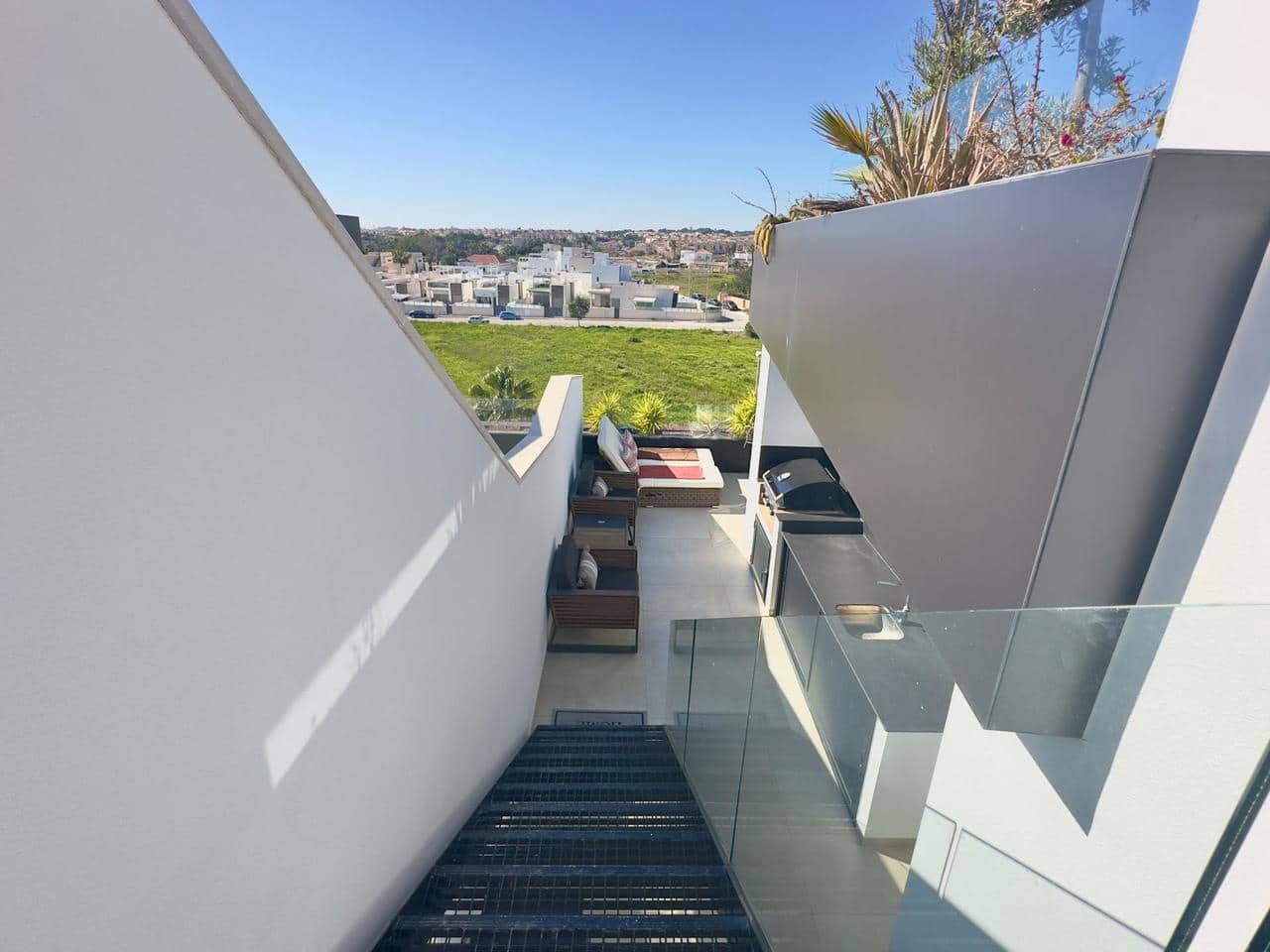 3 makuuhuone Kattohuoneisto myytävänä paikassa Orihuela Costa mukana uima-altaan - 639 000 € (Ref: 9832269)