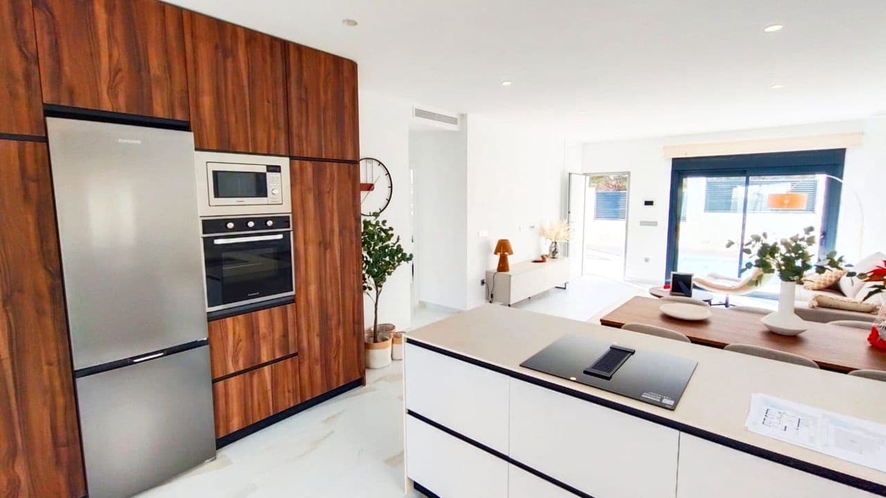 3 bedroom Villa for sale in Pinar de Campoverde with pool garage - € 422,500 (Ref: 9832852)