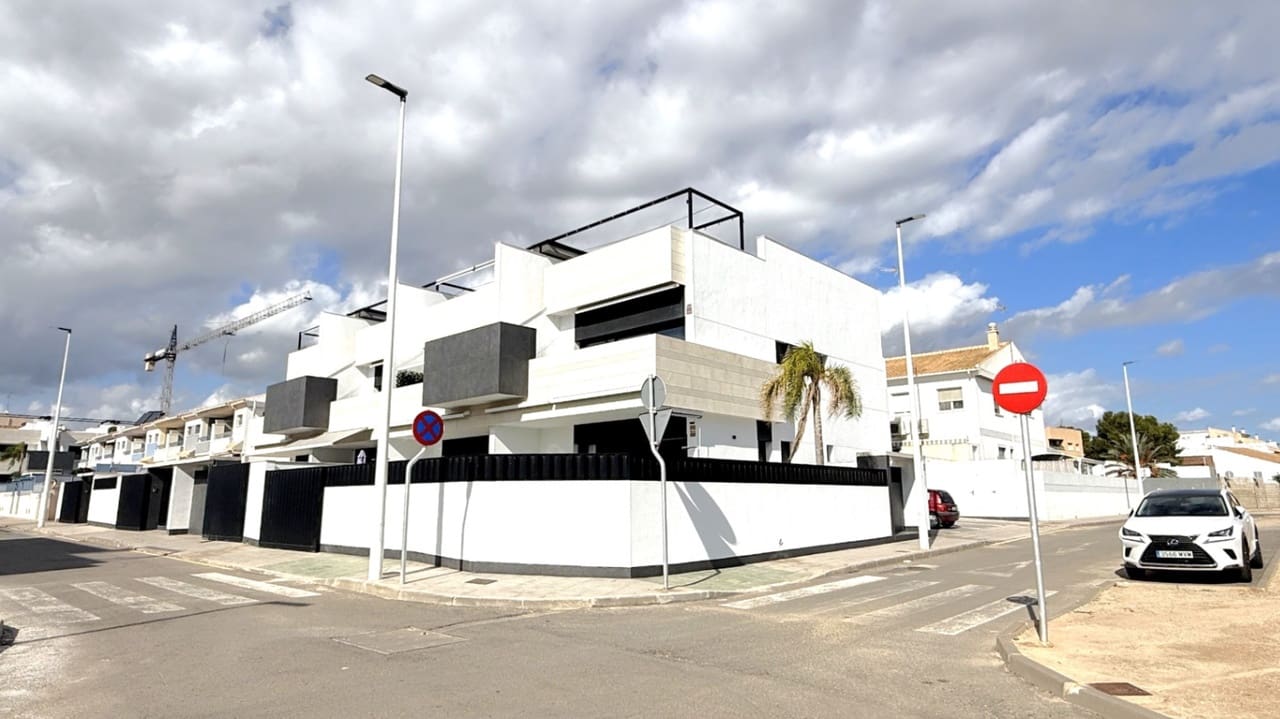 3 slaapkamer Bungalow te koop in Pilar de la Horadada met zwembad - € 399.000 (Ref: 9833957)