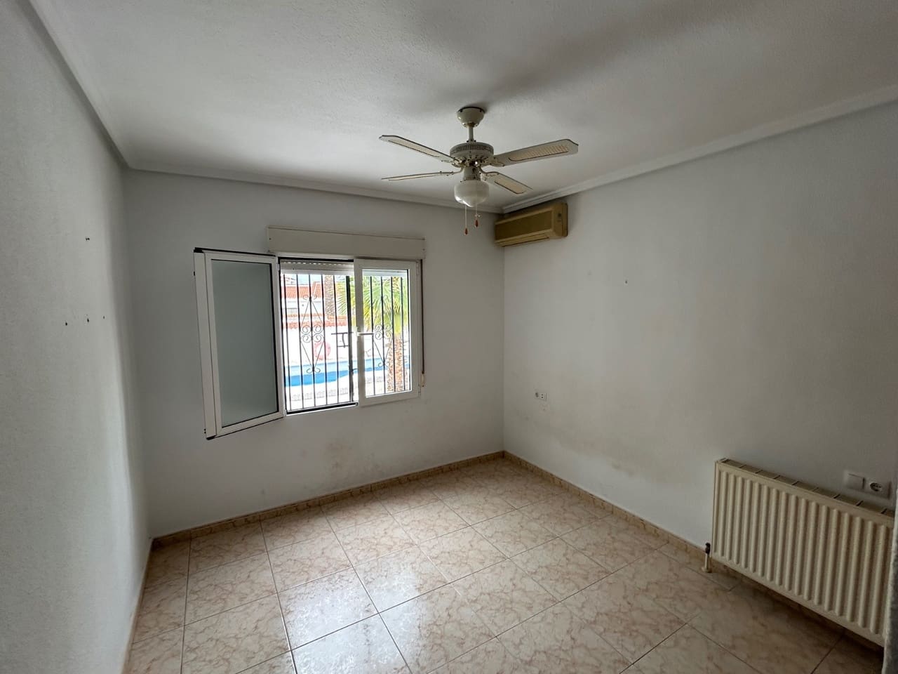 Chalet de 3 habitaciones en Ciudad Quesada en venta con piscina - 339.950 € (Ref: 9834533)