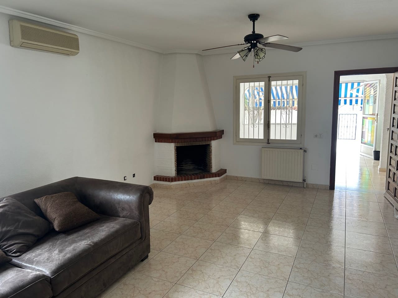 Chalet de 3 habitaciones en Ciudad Quesada en venta con piscina - 339.950 € (Ref: 9834533)