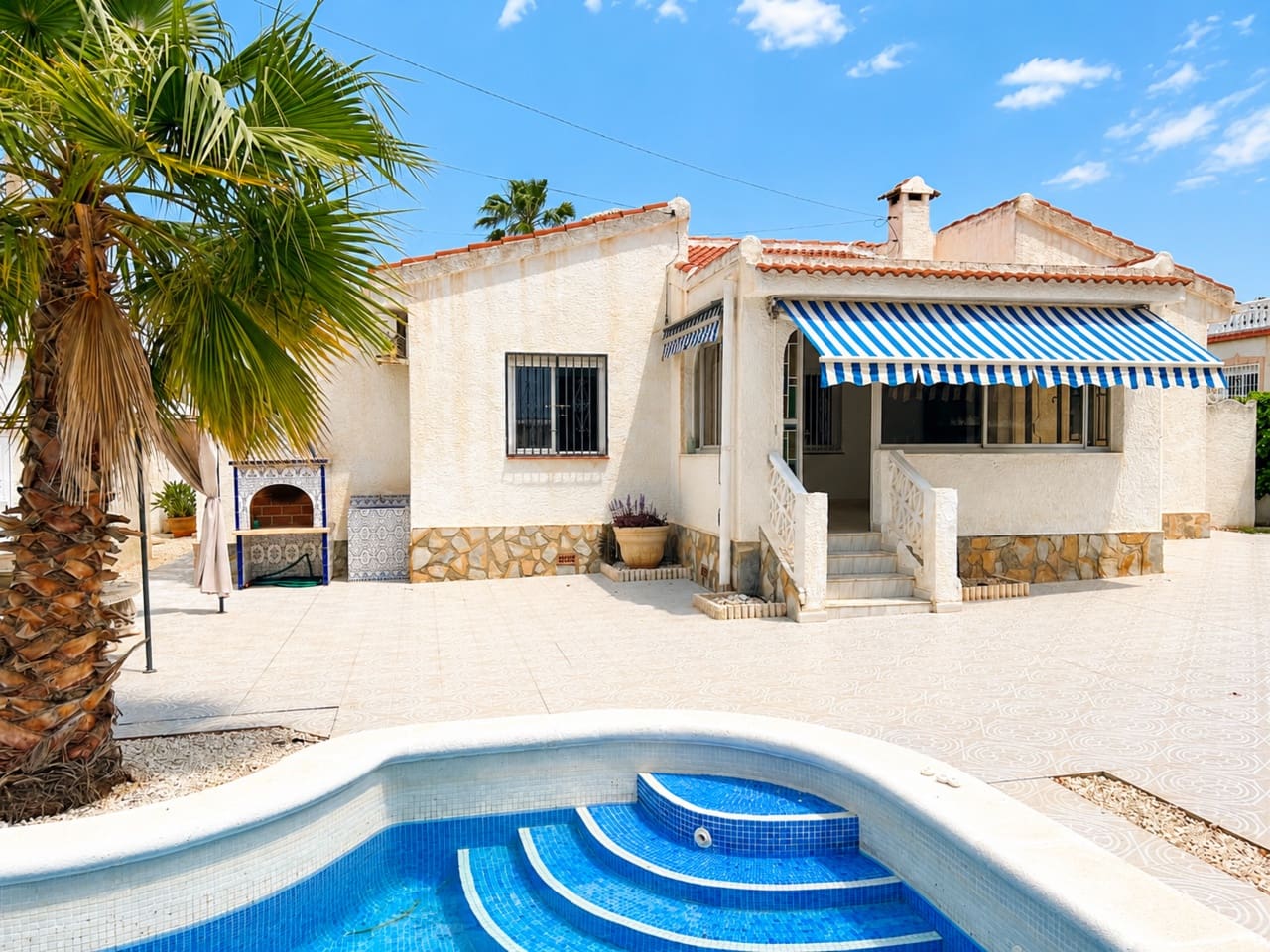 Chalet de 3 habitaciones en Ciudad Quesada en venta con piscina - 339.950 € (Ref: 9834533)