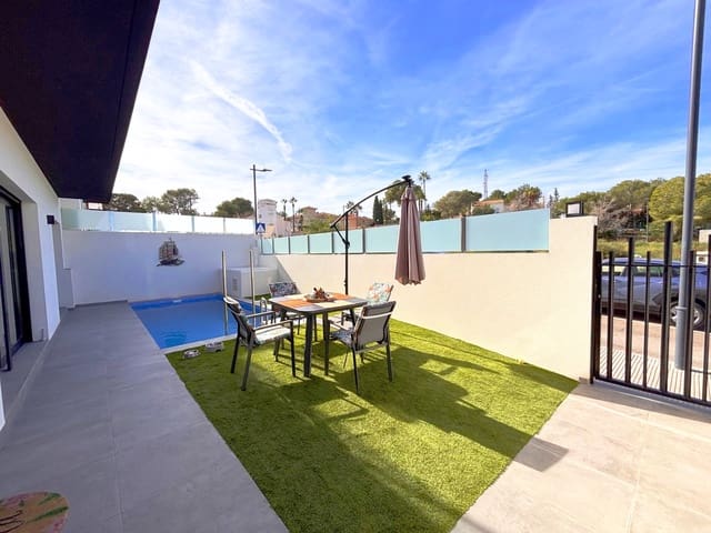 2 soveværelse Villa til salg i Villamartin, Orihuela med swimmingpool garage - € 434.950 (Ref: 9836836)