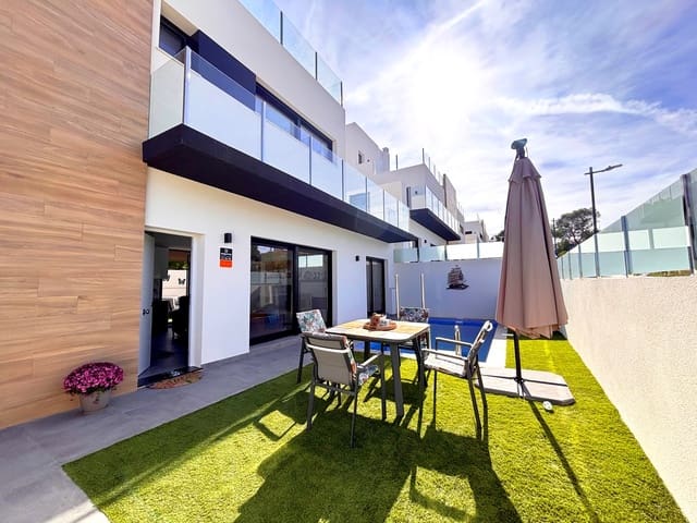 2 soveværelse Villa til salg i Villamartin, Orihuela med swimmingpool garage - € 434.950 (Ref: 9836836)