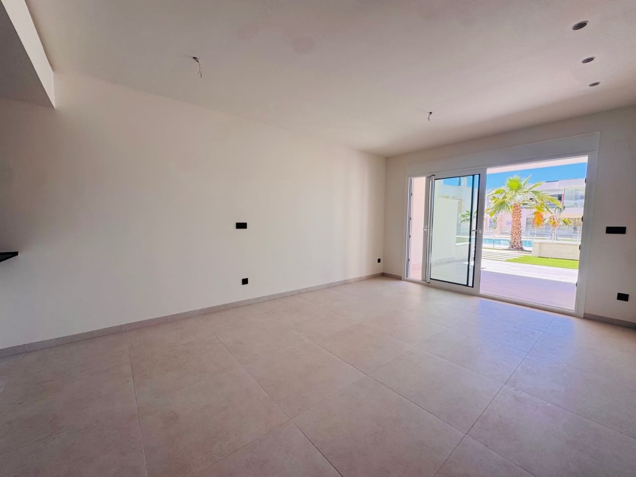 2 Zimmer Apartment zu verkaufen in Guardamar del Segura mit Pool - 287.000 € (Ref: 9839819)