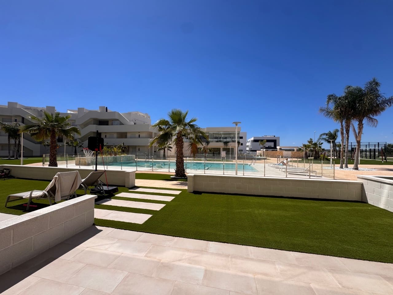 2 Zimmer Apartment zu verkaufen in Guardamar del Segura mit Pool - 287.000 € (Ref: 9839819)