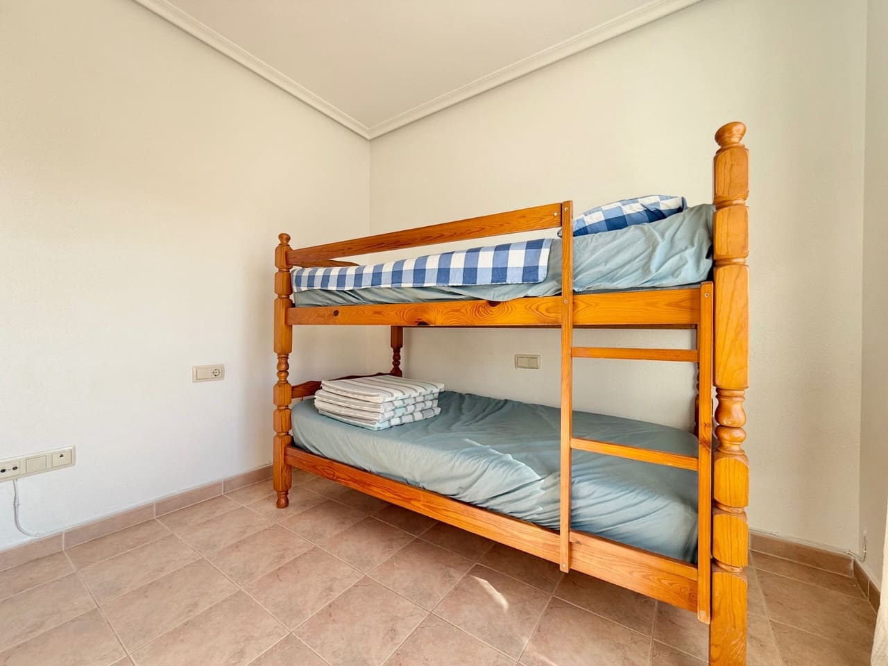 3 quarto Moradia para venda em Guardamar del Segura com piscina - 185 000 € (Ref: 9843742)
