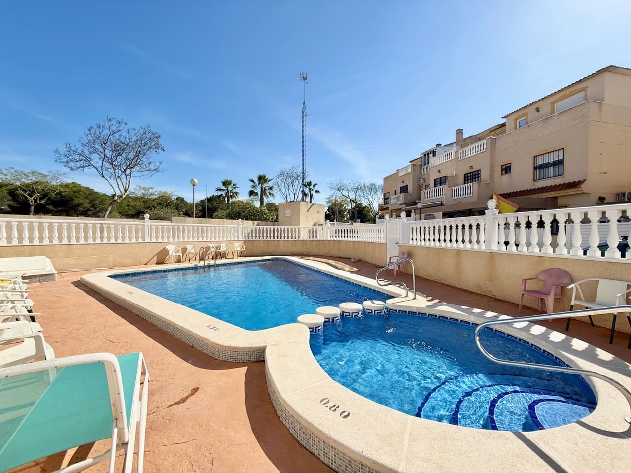 3 quarto Moradia para venda em Guardamar del Segura com piscina - 185 000 € (Ref: 9843742)