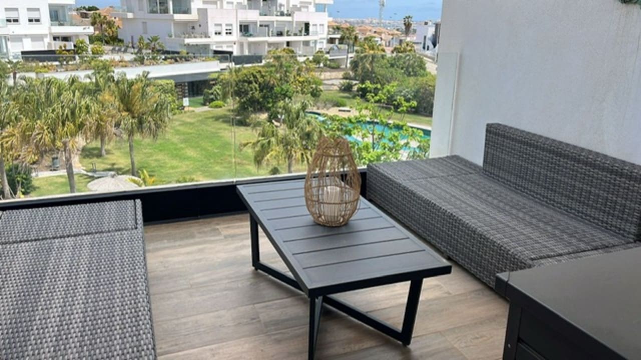 2 bedroom Apartment for sale in Los Altos - € 389,900 (Ref: 9846698)