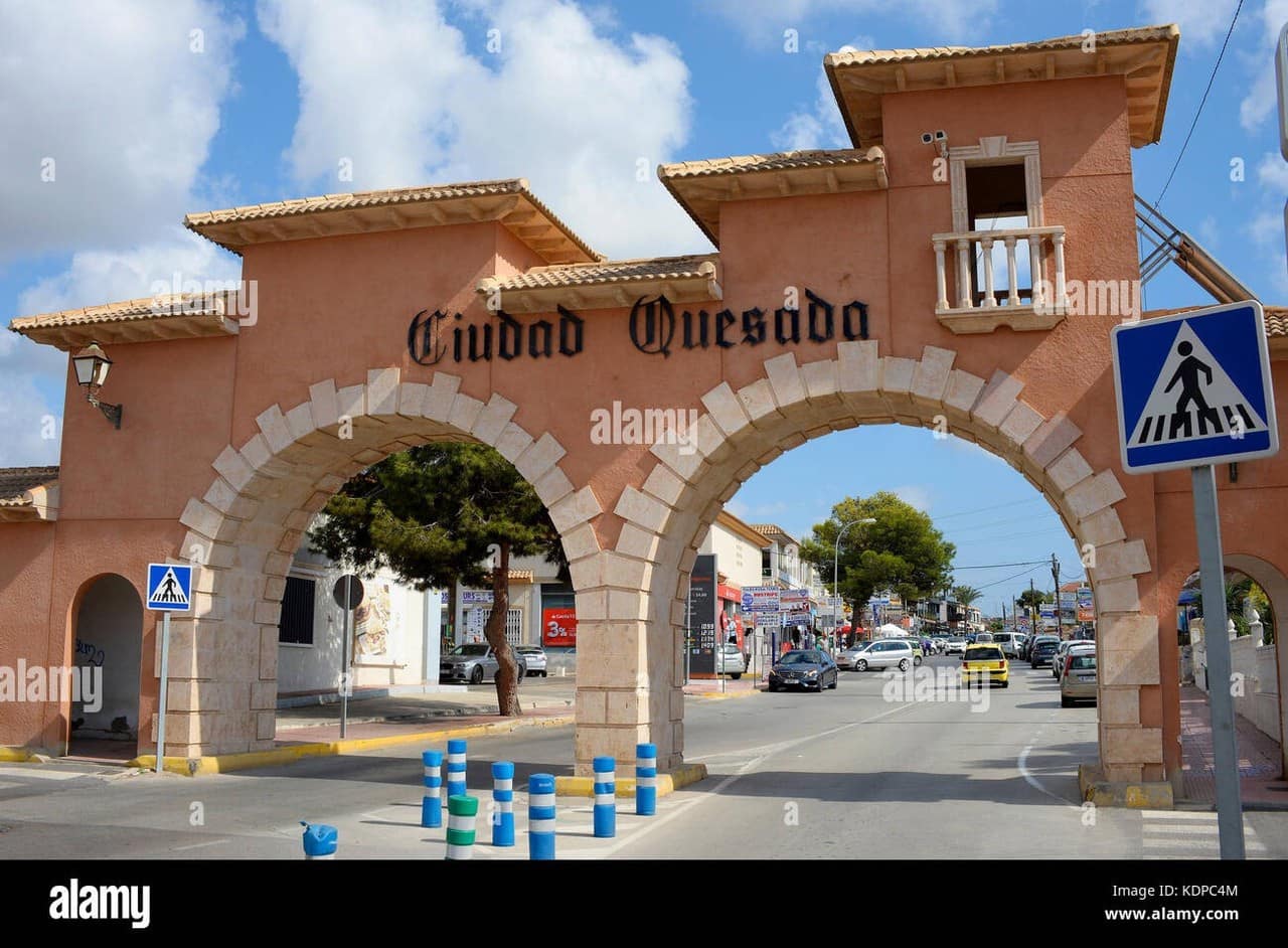 2 slaapkamer Villa te koop in Ciudad Quesada met zwembad - € 210.000 (Ref: 9849743)