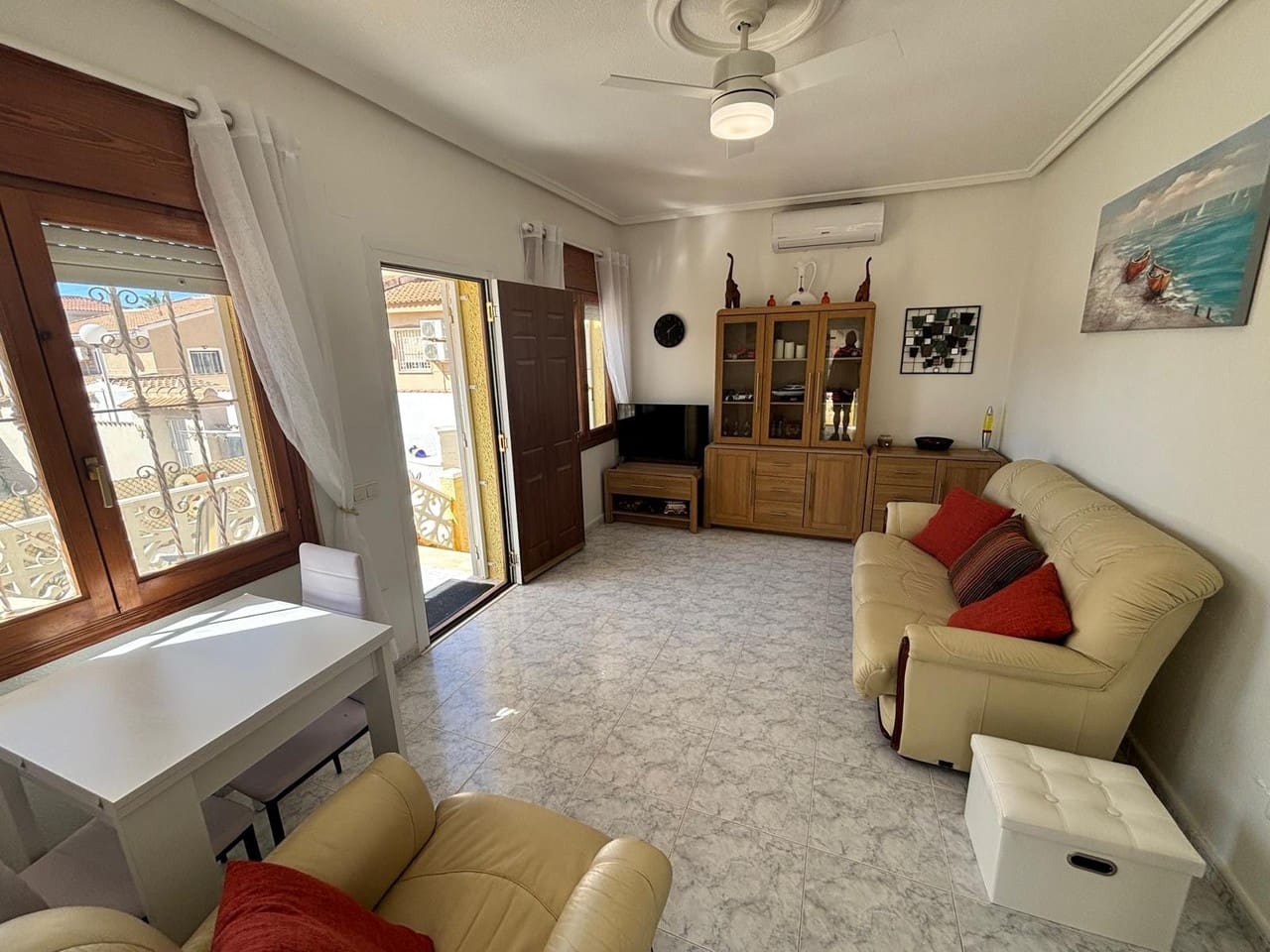 2 slaapkamer Villa te koop in Ciudad Quesada met zwembad - € 210.000 (Ref: 9849743)