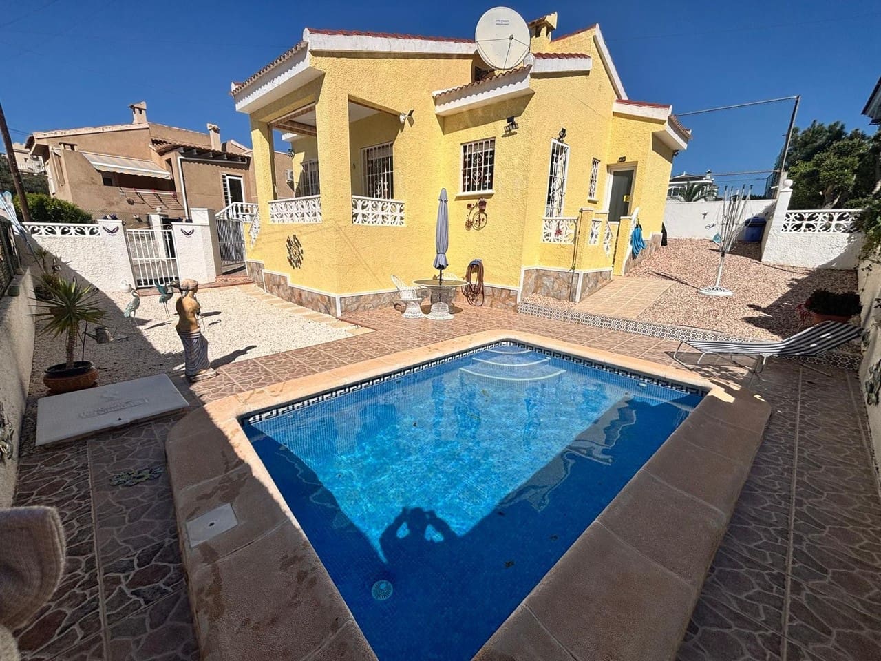 2 slaapkamer Villa te koop in Ciudad Quesada met zwembad - € 210.000 (Ref: 9849743)