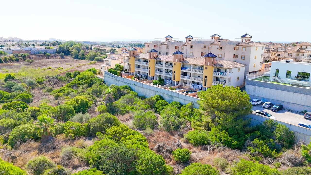 2 soveværelse Lejlighed til salg i Cabo Roig med swimmingpool garage - € 135.000 (Ref: 9854384)