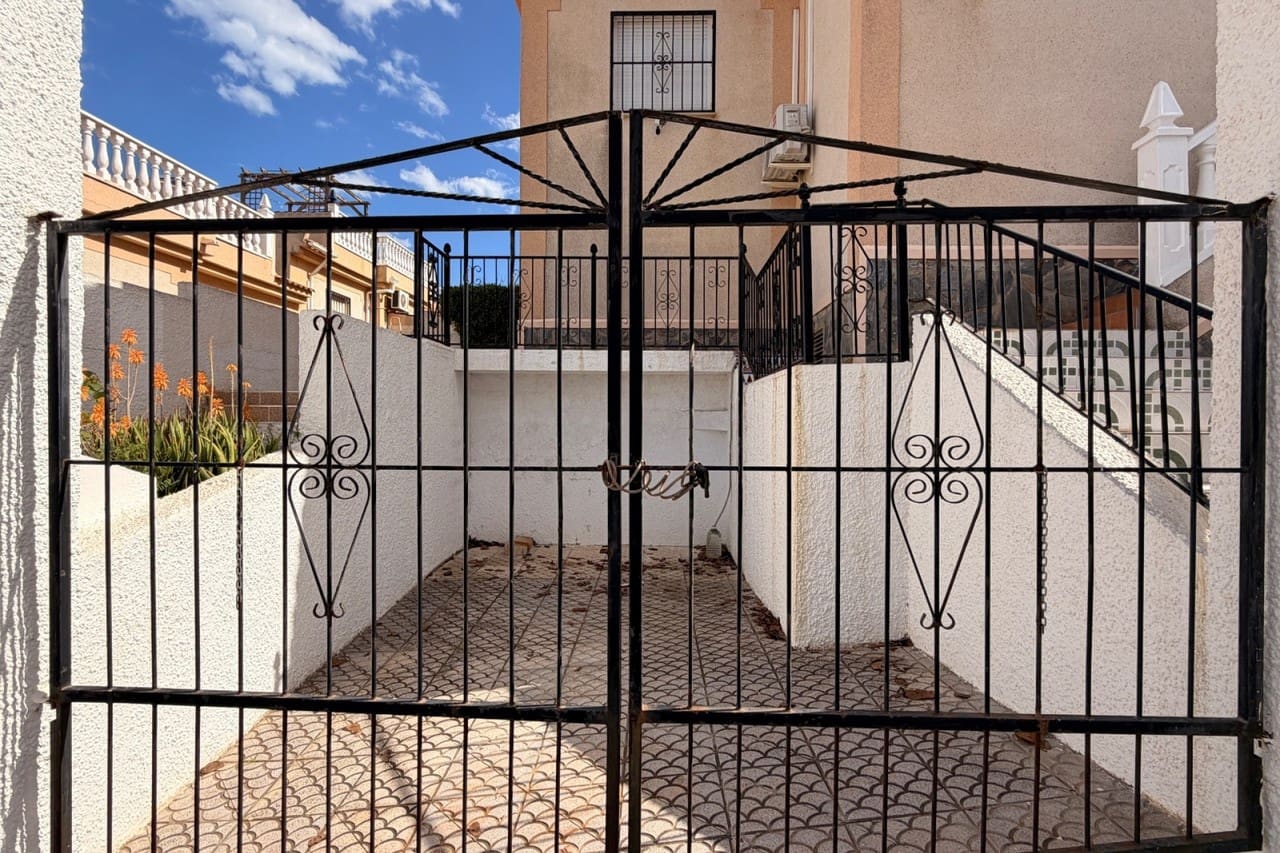 2 sovrum Hus till salu i Ciudad Quesada med pool - 219 999 € (Ref: 9856015)