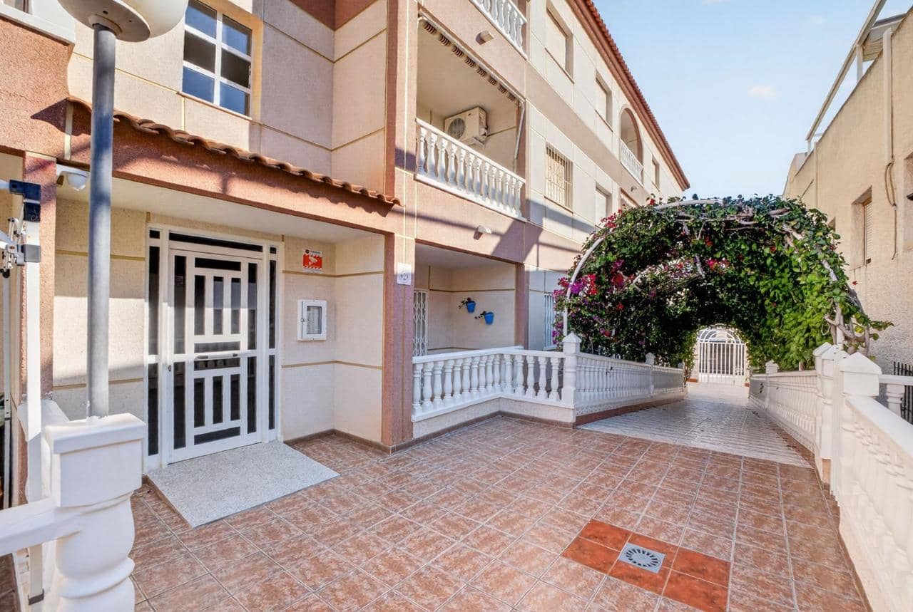 2 soverom Leilighet til salgs i Torrevieja - € 149 900 (Ref: 9858089)