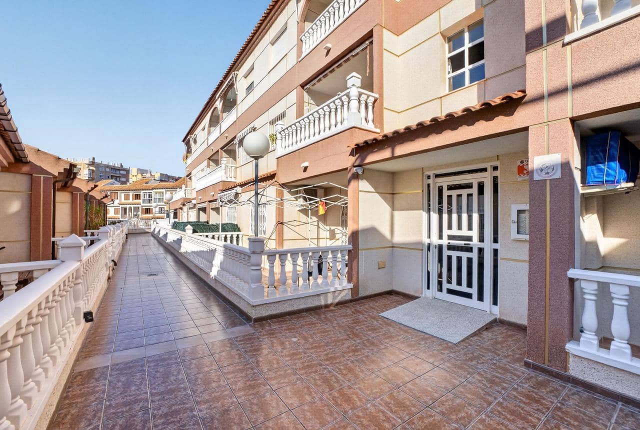 2 soverom Leilighet til salgs i Torrevieja - € 149 900 (Ref: 9858089)