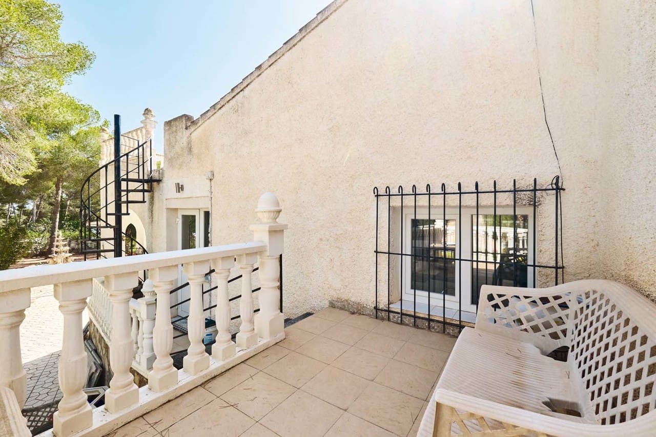 3 soveværelse Villa til salg i Pinar de Campoverde med swimmingpool - € 395.000 (Ref: 9860572)