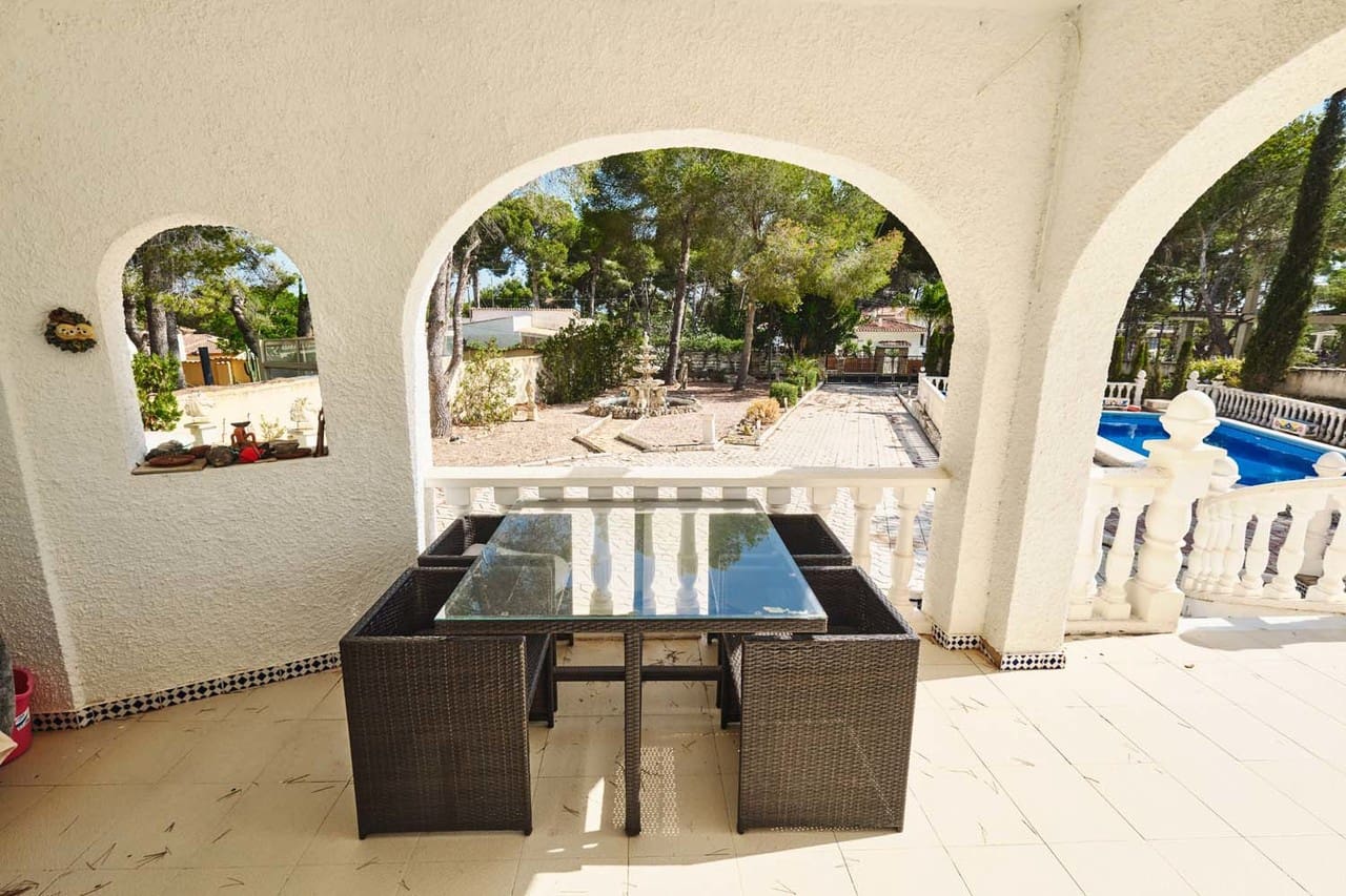 3 soveværelse Villa til salg i Pinar de Campoverde med swimmingpool - € 395.000 (Ref: 9860572)