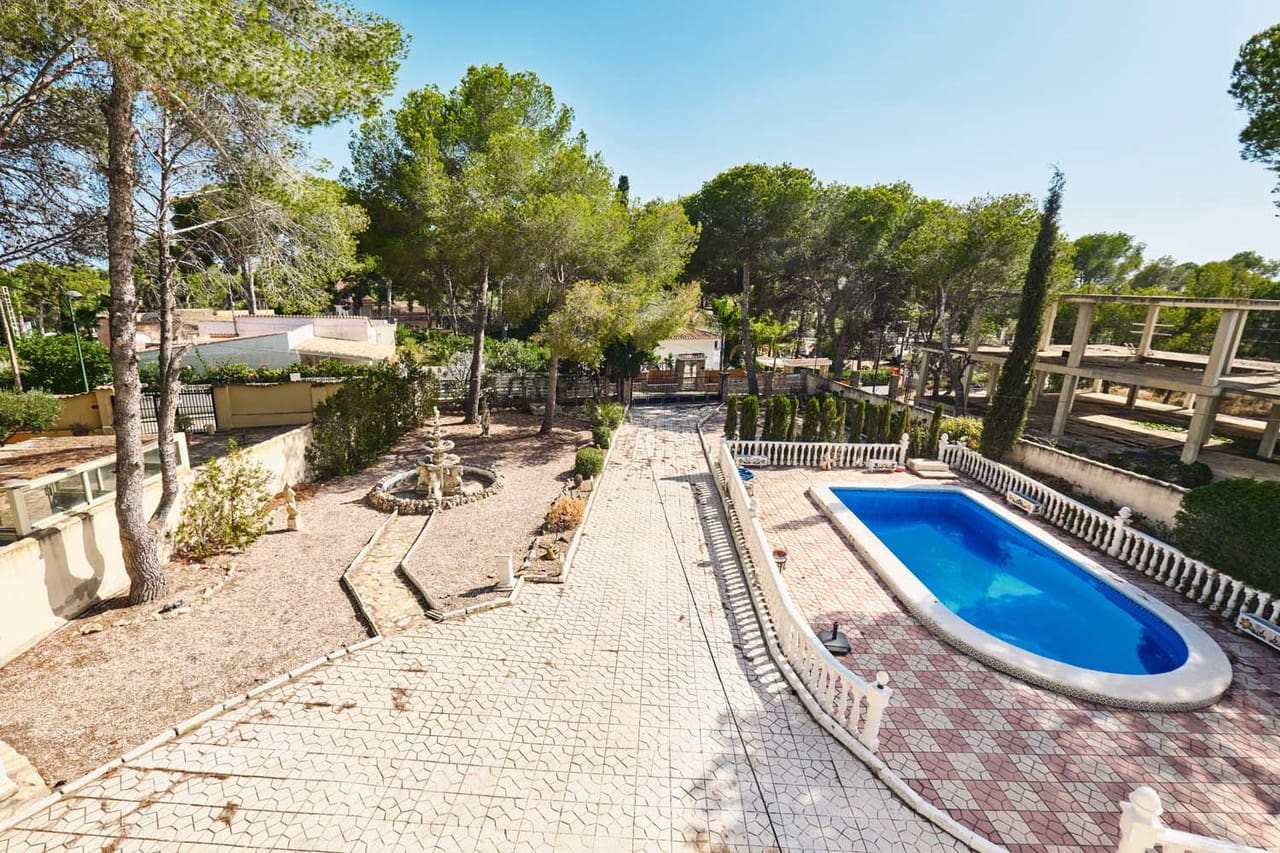 3 soveværelse Villa til salg i Pinar de Campoverde med swimmingpool - € 395.000 (Ref: 9860572)