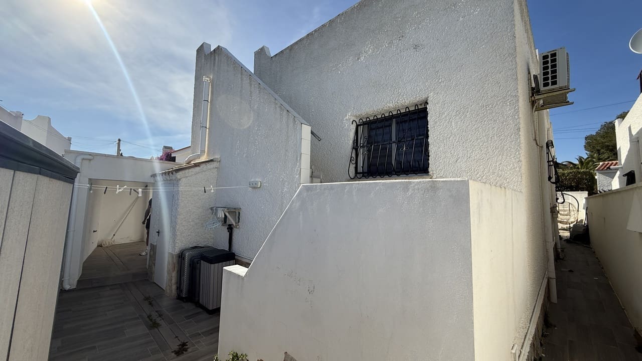 2 Zimmer Villa zu verkaufen in Filipinas mit Pool - 249.950 € (Ref: 9860573)