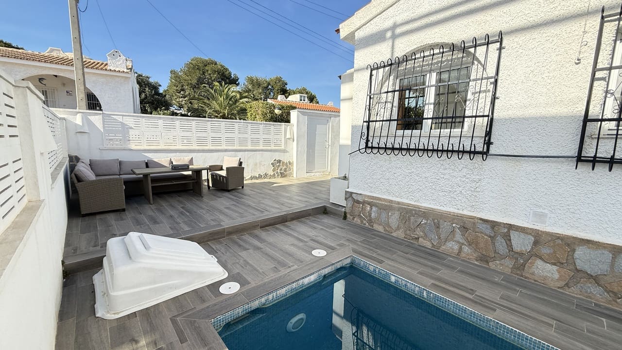 2 Zimmer Villa zu verkaufen in Filipinas mit Pool - 249.950 € (Ref: 9860573)