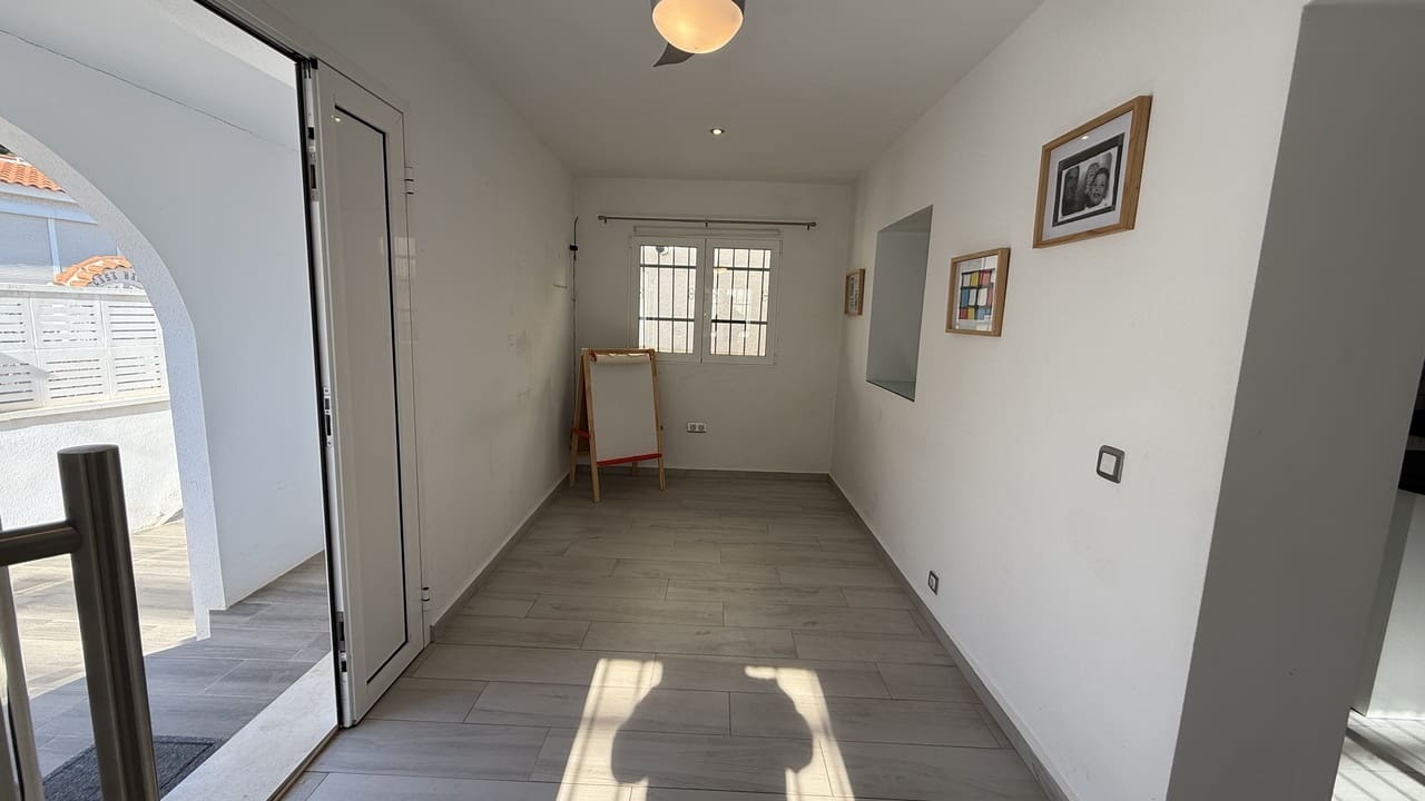 2 Zimmer Villa zu verkaufen in Filipinas mit Pool - 249.950 € (Ref: 9860573)