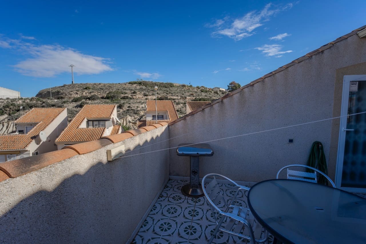 3 soverom Villa til salgs i Ciudad Quesada med svømmebasseng - € 205 000 (Ref: 9861699)