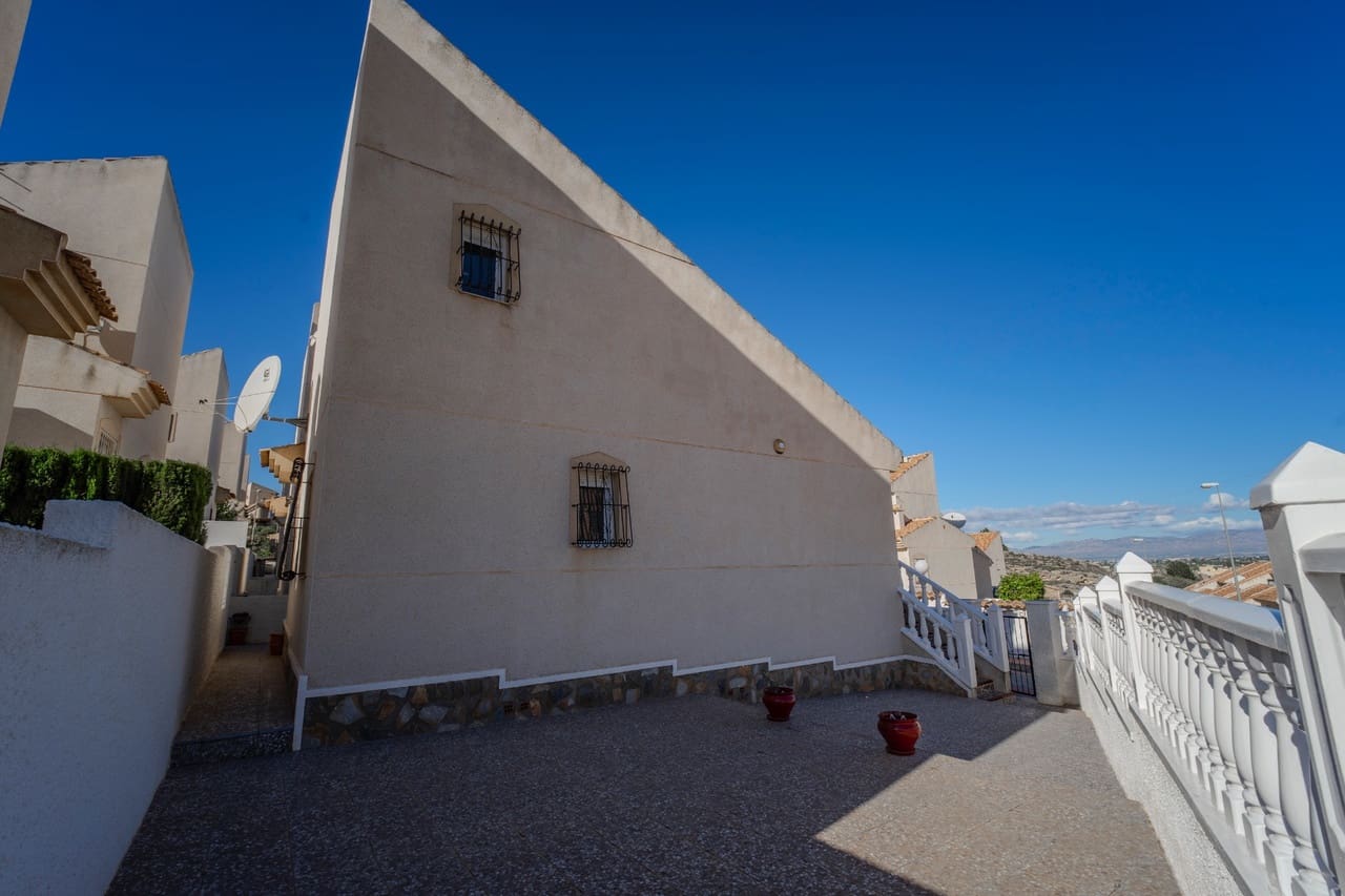 3 soverom Villa til salgs i Ciudad Quesada med svømmebasseng - € 205 000 (Ref: 9861699)