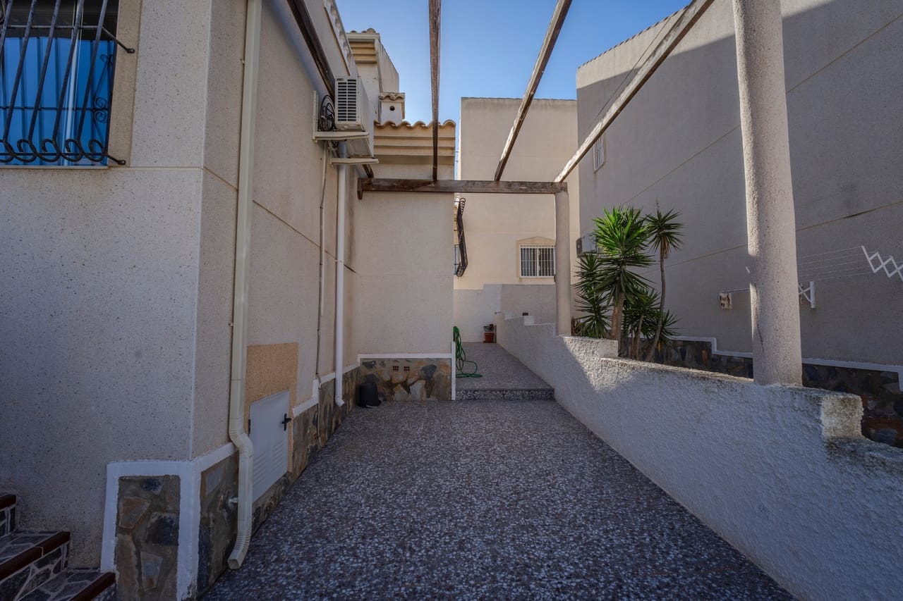 3 soverom Villa til salgs i Ciudad Quesada med svømmebasseng - € 205 000 (Ref: 9861699)
