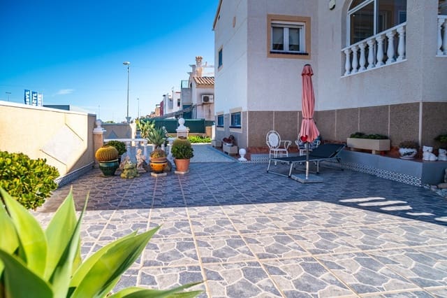 2 bedroom Villa for sale in Dehesa de Campoamor, Orihuela with pool - € 285,000 (Ref: 9865913)