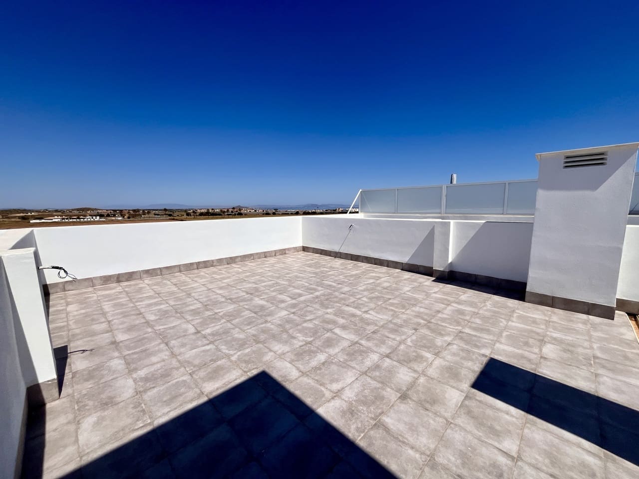 2 sypialnia Apartament na sprzedaż w Mar de Cristal z basenem garażem - 358 000 € (Ref: 9872217)