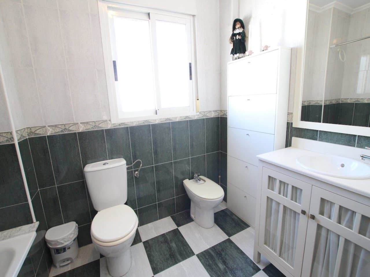 3 bedroom Townhouse for sale in Los Palacios - € 249,500 (Ref: 9873726)
