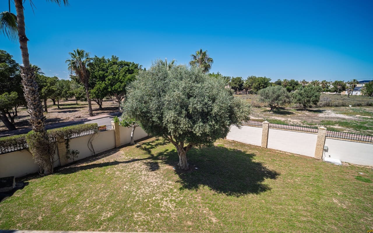 4 bedroom Villa for sale in Ciudad Quesada with pool - € 1,099,000 (Ref: 9873735)
