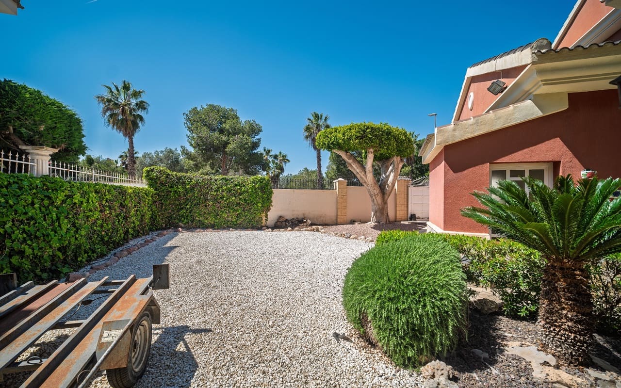 4 bedroom Villa for sale in Ciudad Quesada with pool - € 1,099,000 (Ref: 9873735)