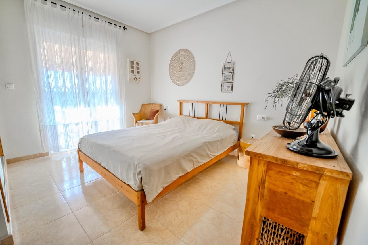 2 bedroom Villa for sale in Guardamar del Segura - € 249,950 (Ref: 9873737)