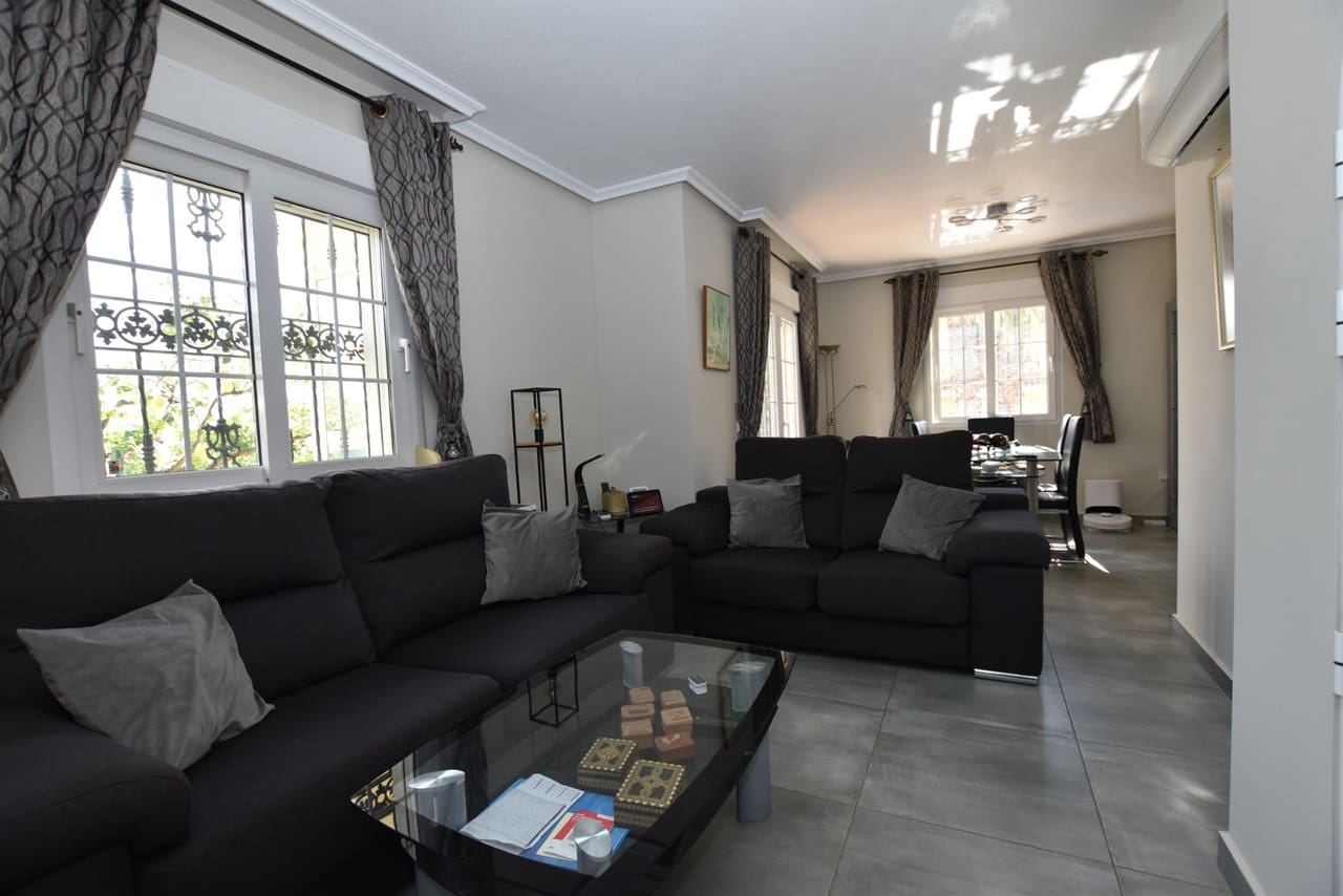 3 soverom Villa til salgs i Orihuela Costa med svømmebasseng - € 430 000 (Ref: 9879172)