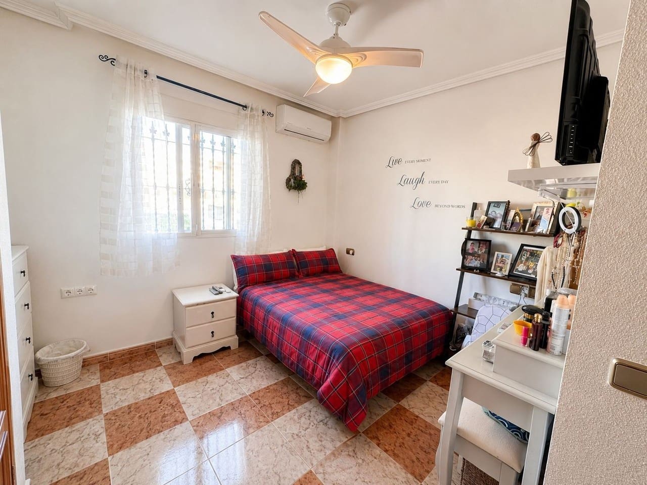 2 soveværelse Lejlighed til salg i Cabo Roig med swimmingpool - € 164.995 (Ref: 9885234)