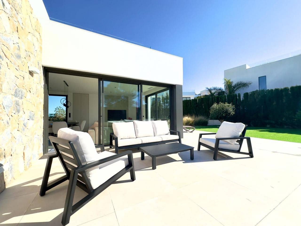 Chalet de 3 habitaciones en Orihuela en venta con piscina - 1.030.000 € (Ref: 9892599)