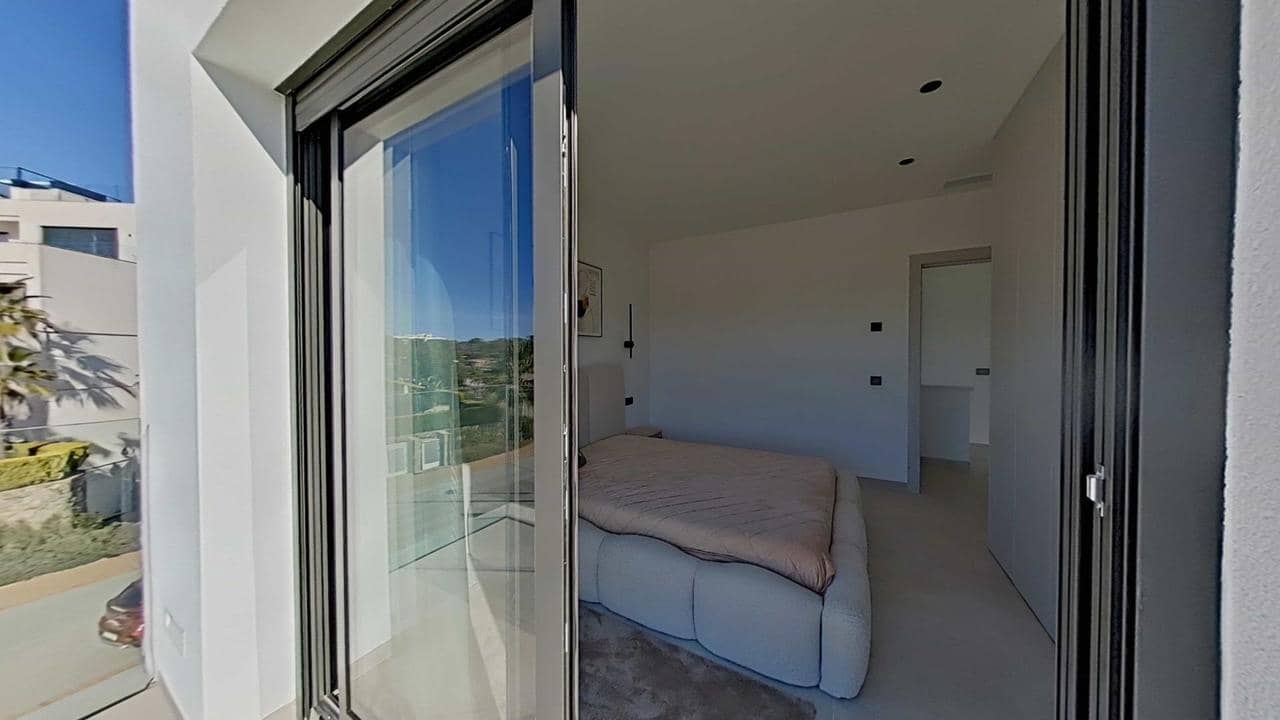 Chalet de 3 habitaciones en Orihuela en venta con piscina - 1.030.000 € (Ref: 9892599)